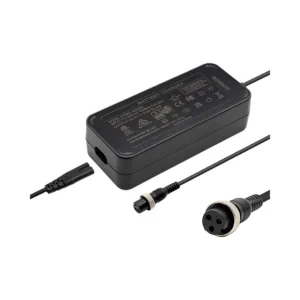 Cargador 36v 2a con conector gx16 para patinete electrico: vista de cerca y acabado de calidad superior.