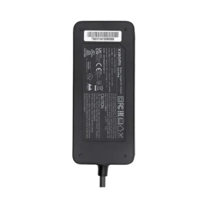 Cargador 36v para patinete xiaomi mi3: aspecto estructural demostrando su fabricación cuidada.