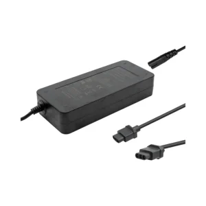 Cargador 48v para patinete niu con conector sjt 125e: primer plano demostrando su excelente resistencia.