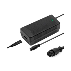 Cargador 60v 2a con conector gx16 para patinete electrico: aspecto estructural y acabado de acabado profesional.