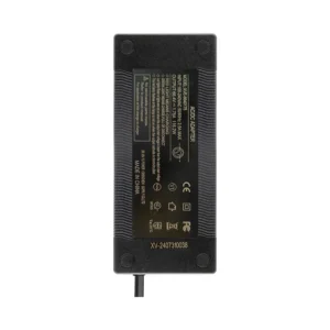 Cargador 60v con conector gx16 para patinete electrico: perfil de materiales para mayor aguante estructural.