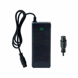 LED indicador de carga del Cargador Patinete Eléctrico 54.6V 2A GX16 3 Pines, compacto y seguro para baterías de 48V, compatible con SmartGyro.