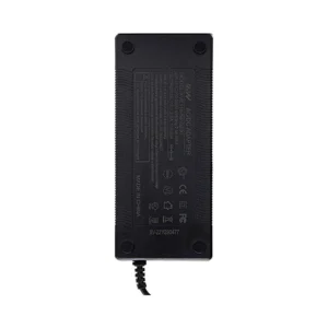 Cargador Premium 52V Salida 58 8V 2A Conector Gx16 Para Patinete Electrico Dualtron Mini: primer plano y acabado de excele...