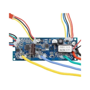 Controladora Original 36V 15A Para Patinete Electrico Wispeed T850: enfoque constructivo de los puntos de ensamblaje.