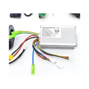 Kit Electronica 36V 17A 350W Con Display Central Para Patinete Electrico Xbot: perspectiva de ensamblaje en VMP.