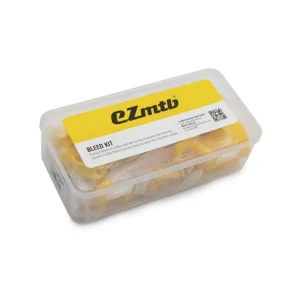 Vista superior del Kit Purga Freno Hidráulico EZmtb para Patinete Eléctrico, mostrando más de 20 piezas, incluyendo jeringas, embudos y adaptadores para sistemas DOT y Mineral.