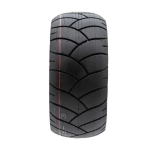 Perfil en perspectiva del neumático 100/55-6.5 tubeless reforzado para patinete eléctrico, estructura sólida.
