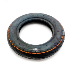 Banda de rodadura del neumático CST 10x2.25-6 para patinete eléctrico, vista superior destacando agarre urbano.