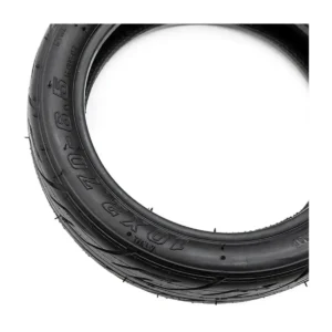 Neumático Chaoyang 10x2.70-6.5 para patinete eléctrico, detalle de medidas grabadas en el caucho resistente.