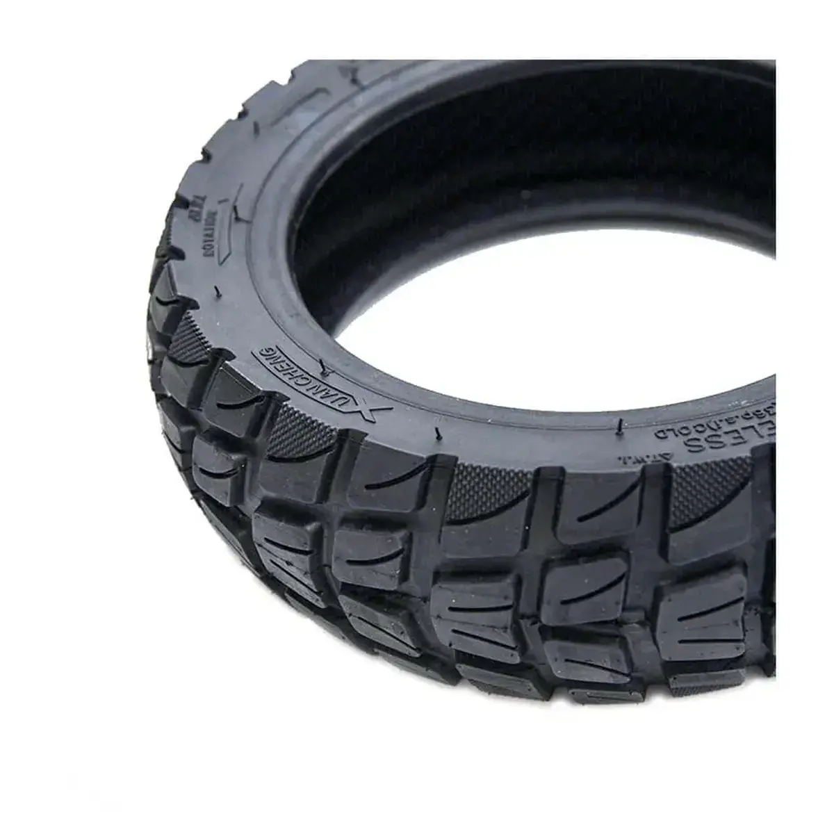 OMMVISHOP muestra detalle de la marca Xuancheng grabada en el neumático 10x2.75-6.5 offroad tubeless reforzado.