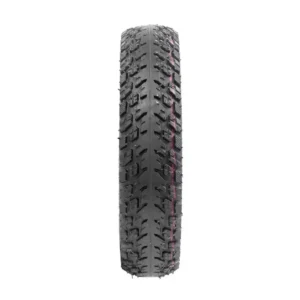 Neumático offroad 10x2 reforzado para patinete eléctrico, vista en perspectiva con tracción máxima.