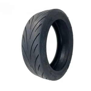 Neumático 60/70-6.5 Innova Tubeless – Agarre Firme Para Patinete Eléctrico, vista frontal cubierta uso urbano, alta resistencia en OmmviShop