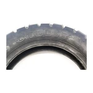 OMMVISHOP presenta neumático TUOVT 80/65-6 (10x3) offroad tubeless reforzado para patinete eléctrico, marca grabada en flanco.