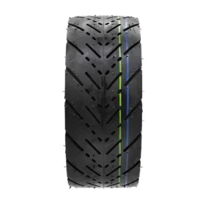 Perfil en perspectiva del neumático CST 90/65-6.5 tubeless onroad para patinete eléctrico, acabado urbano.