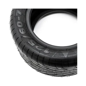 Neumatico tubeless 125 60 7 cst para patinete electrico: ángulo visual de los puntos de montaje.