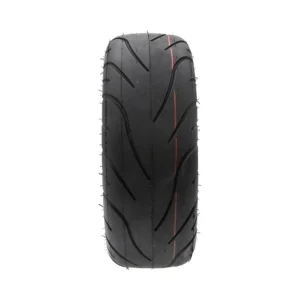 Neumatico tubeless cityroad 10x4 6 para patinete electrico: aspecto estructural demostrando su excelente resistencia.