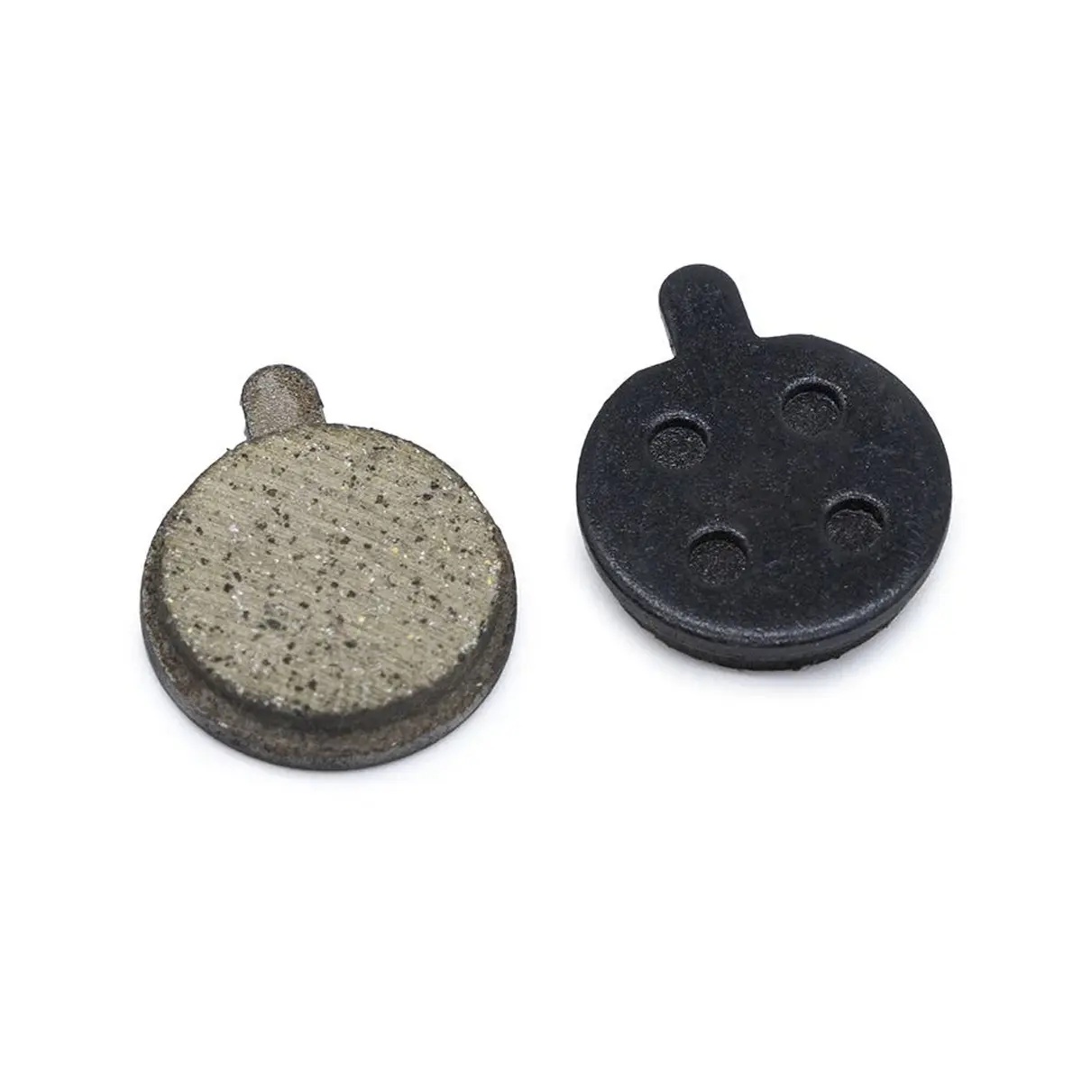 Vista posterior de las pastillas de freno para Patinete Eléctrico Xiaomi Pro con pestaña de 18 mm, destacando su forma redonda y material de resina semi-metálica.