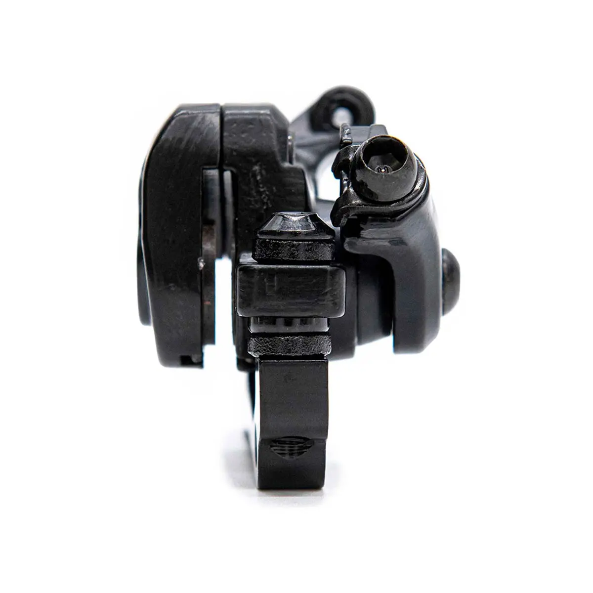 Vista posterior de la pinza de freno mecánica para Patinete Eléctrico Smartgyro Speedway y Rockway, con soporte adaptador incluido para una instalación sencilla y segura.