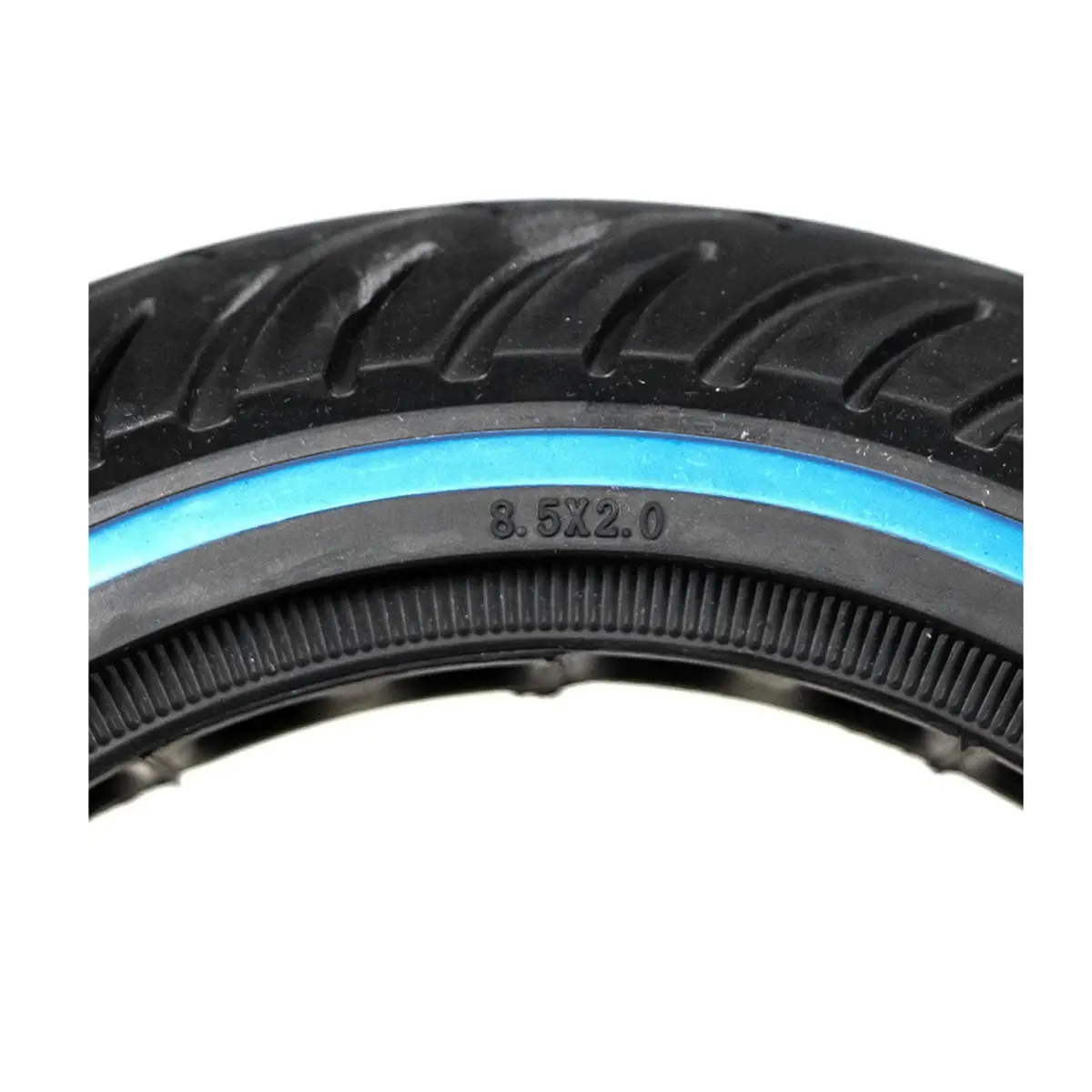 vista medidas de la rueda maciza 8.5x2 nedong línea azul para patinete eléctrico, destacando su construcción perforada y ausencia de pinchazos, en OmmviShop.